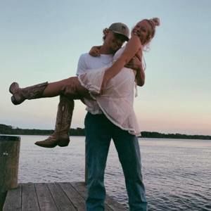 Meet your Posher, Ella